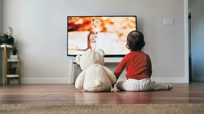 Có Nên Cho Trẻ Em Xem Tivi