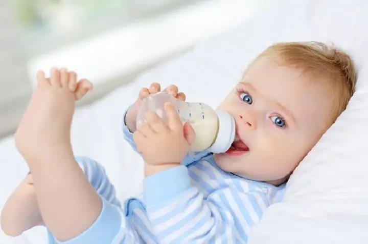 Có Nên Cho Trẻ Uống 2 Loại Sữa Công Thức