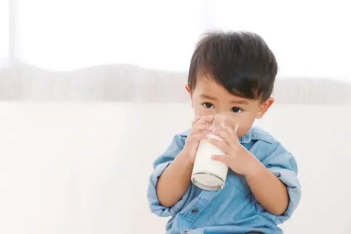 Có Nên Cho Trẻ Uống Sữa Dê Công Thức