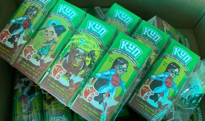Co Nen Cho Tre Uong Sua Socola