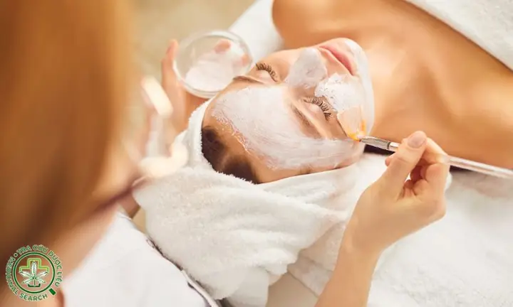 Có Nên Đắp Sữa Ong Chúa Hàng Ngày