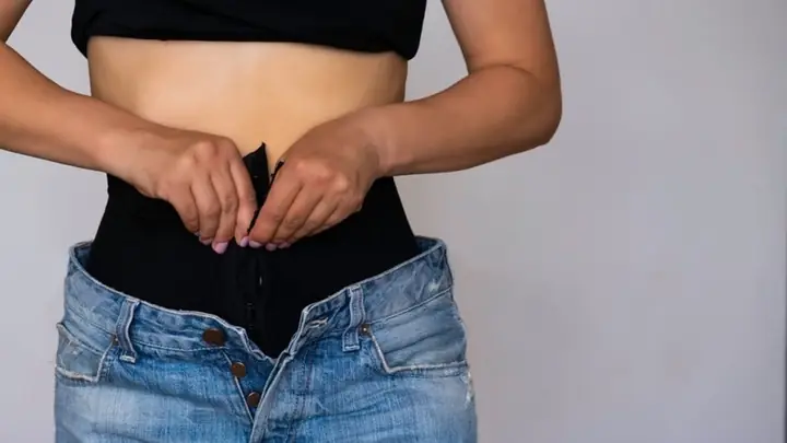 Có Nên Đeo Gen Nịt Bụng Khi Ngủ