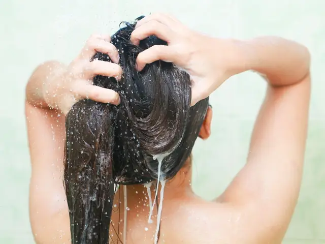 Có Nên Dùng Dầu Xả Thường Xuyên