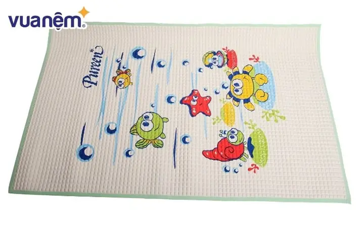 Có Nên Dùng Tấm Lót Cao Su Cho Bé