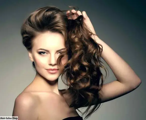 Có Nên Gội Đầu Trước Khi Uốn Tóc Không