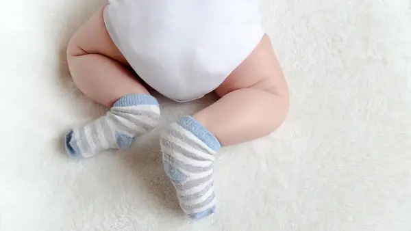 Có Nên Mang Vớ Cho Bé Khi Ngủ