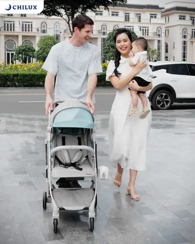 Có Nên Mua Xe Đẩy Cho Bé Không