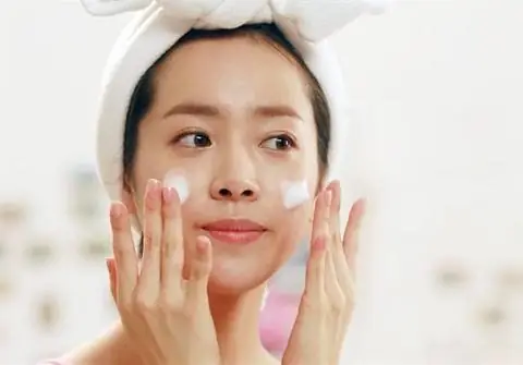 Có Nên Rửa Mặt Trước Khi Đi Ngủ
