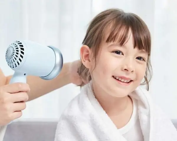 Có Nên Sấy Tóc Cho Bé