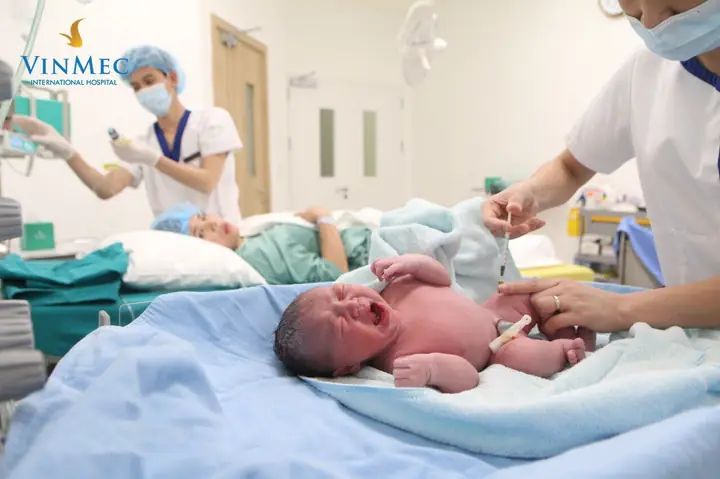 Có Nên Sinh Con Ở Bệnh Viện Vinmec