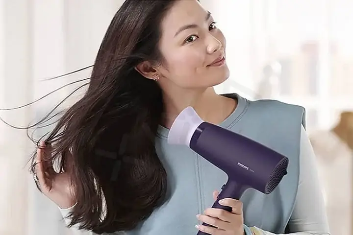 Có Nên Sử Dụng Máy Sấy Tóc
