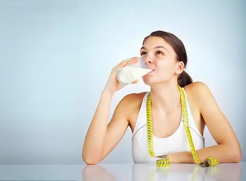 Có Nên Uống Sữa Buổi Sáng