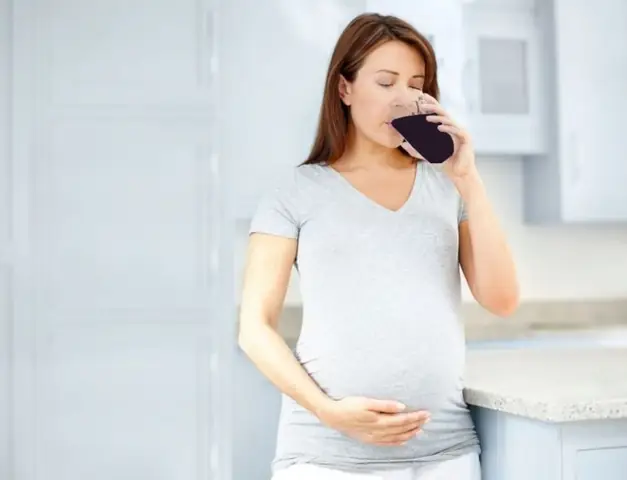 Có Thai Uống Nước Đậu Đen Xanh Lòng Được Không