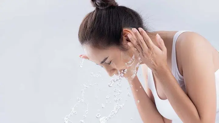 Da Nhờn Có Nên Rửa Mặt Bằng Nước Muối
