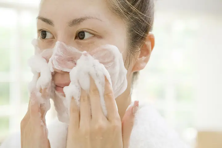 Da Nhờn Nên Rửa Mặt Bằng Gì