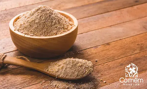 Đắp Mặt Nạ Bằng Bột Gạo Lứt