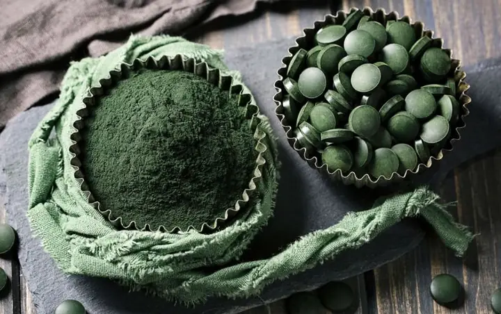 Đắp Mặt Nạ Bằng Viên Tảo Nhật Đắp Mặt Nạ Bằng Viên Tảo Nhật