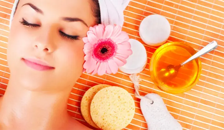Đắp Mặt Nạ Với Mật Ong Đắp Mặt Nạ Với Mật Ong