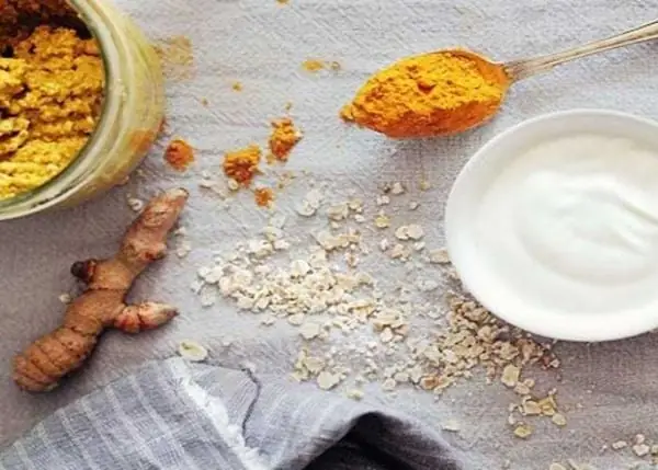 Đắp Tinh Bột Nghệ Có Bắt Nắng Không