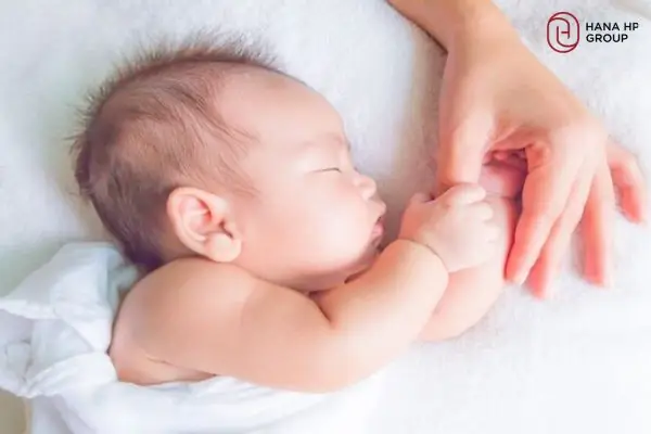 Đầu Em Bé Sơ Sinh Dài