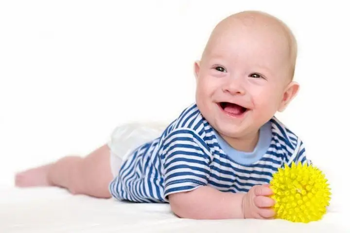 Dạy Bé 4 Tháng Tuổi Những Gì