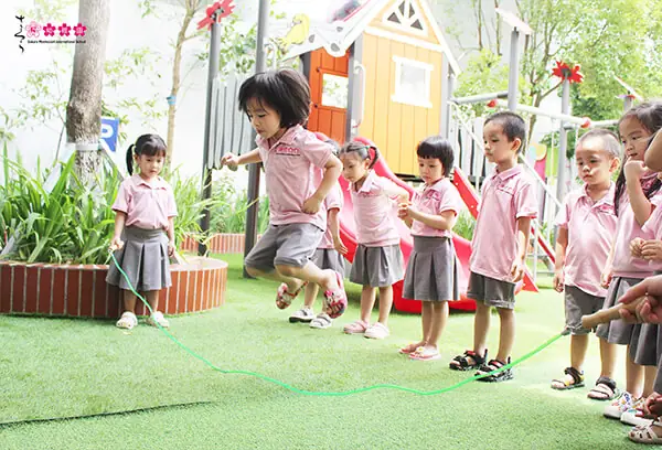 Dạy Trẻ Chơi Trò Chơi Dân Gian