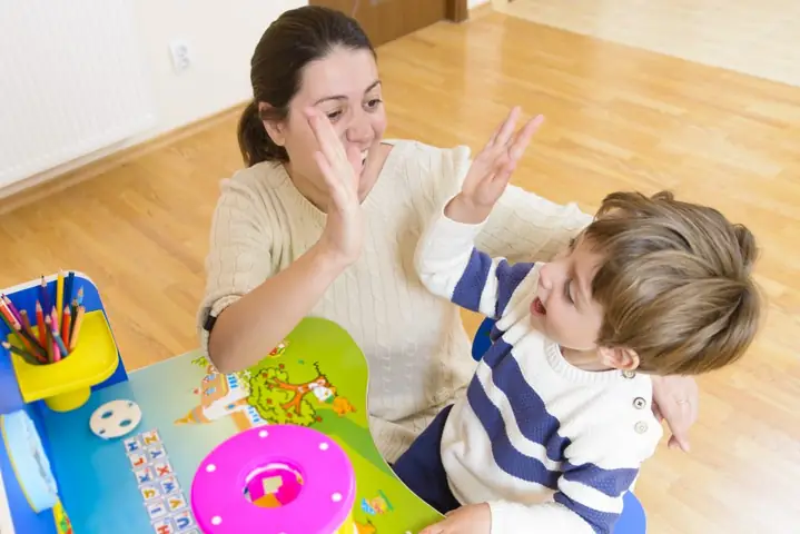 Dạy Trẻ Tự Kỷ Tại Nhà