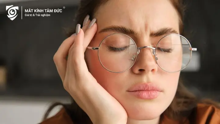 Đeo Kính Bị Đau Vành Tai