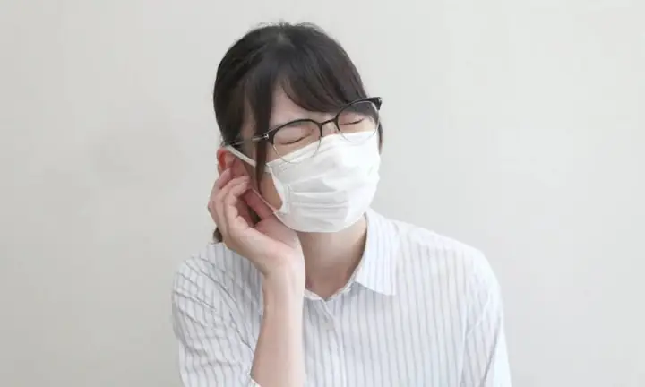 Đeo Kính Bị Đau Vành Tai