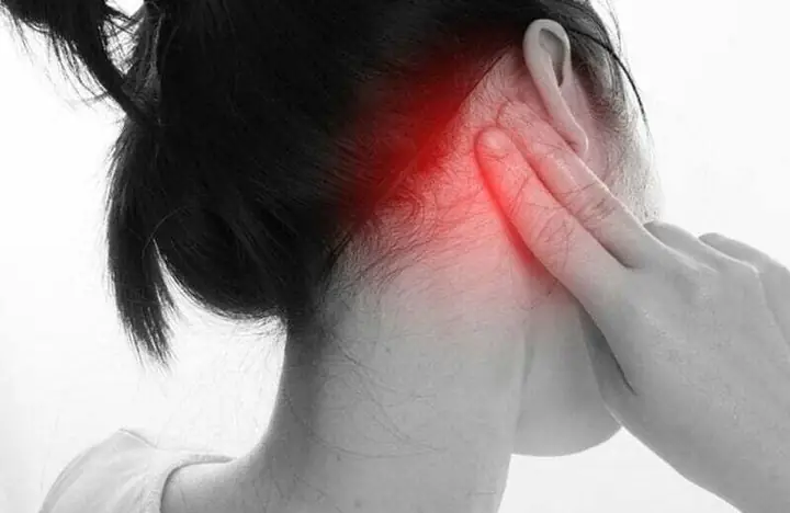 Đeo Kính Bị Đau Vành Tai