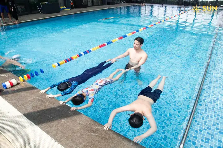 Độ Tuổi Học Bơi Cho Bé Độ Tuổi Học Bơi Cho Bé