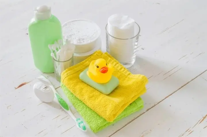 Dụng Cụ Tắm Cho Bé Sơ Sinh
