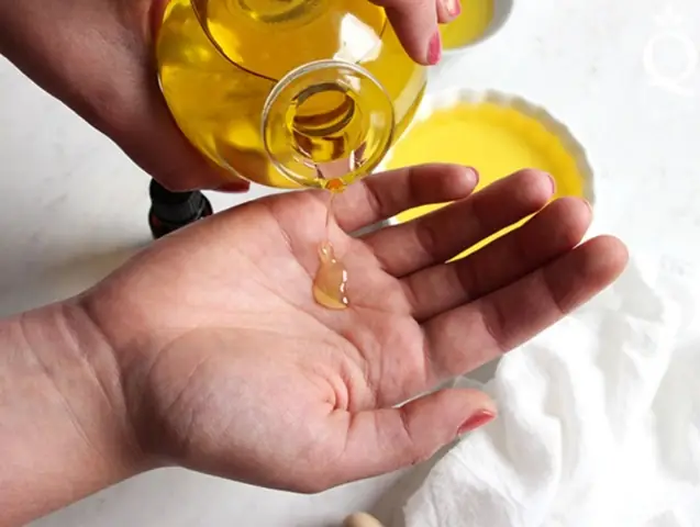 Dùng Dầu Bôi Trơn Khi Quan Hệ