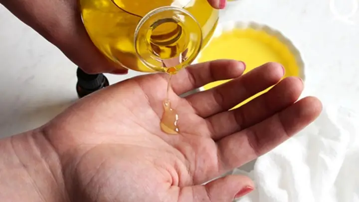 Dùng Dầu Bôi Trơn Khi Quan Hệ