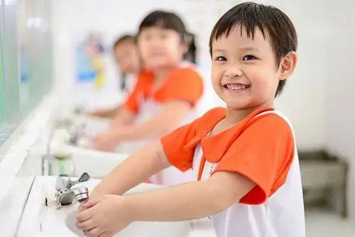 Dung Dịch Rửa Tay Cho Bé