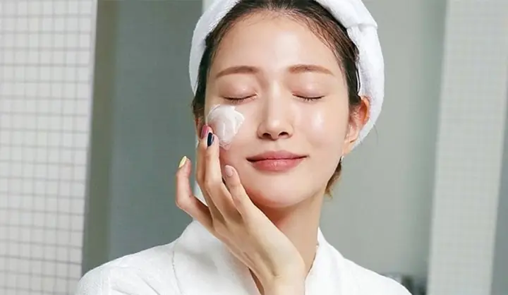 Dùng Kem Dưỡng Ẩm Bị Lên Mụn