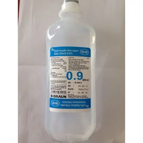 Dùng Nước Muối Sinh Lý Trị Mụn