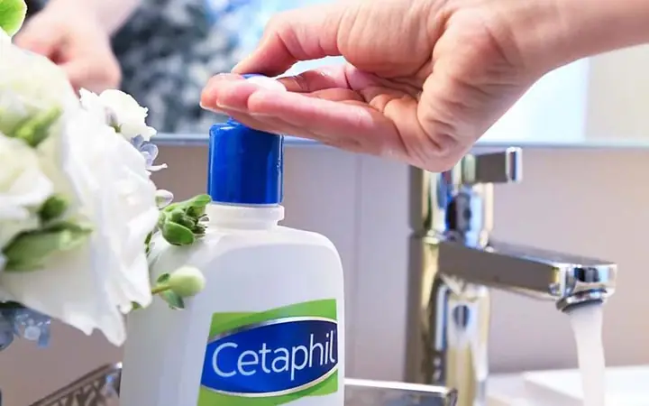 Dùng Sữa Rửa Mặt Cetaphil Đúng Cách