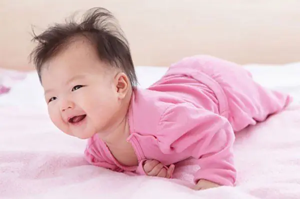 Em Bé Mới Sinh Biết Nói