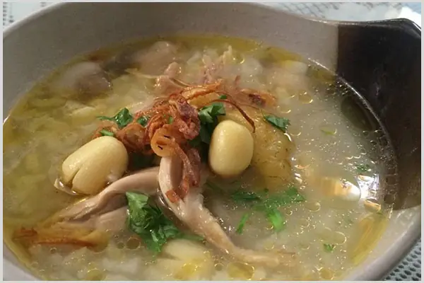 Gà Hầm Hạt Sen Cho Bé