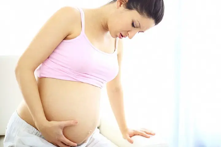 Gần Sinh Đau Bụng Lâm Râm