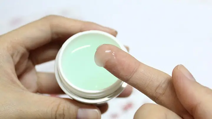 Gel Dưỡng Ẩm Và Kem Dưỡng Ẩm