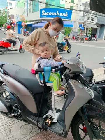 Ghế Để Xe Máy Cho Em Bé Ghế Để Xe Máy Cho Em Bé
