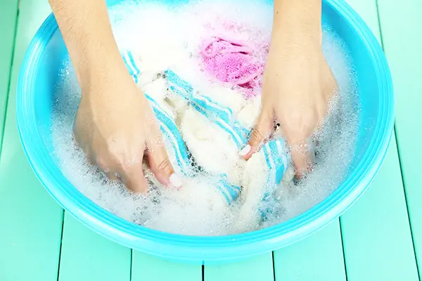 Giặt Quần Áo Cho Bé Sơ Sinh