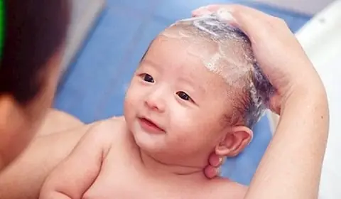 Gội Đầu Cho Trẻ Sơ Sinh Gội Đầu Cho Trẻ Sơ Sinh