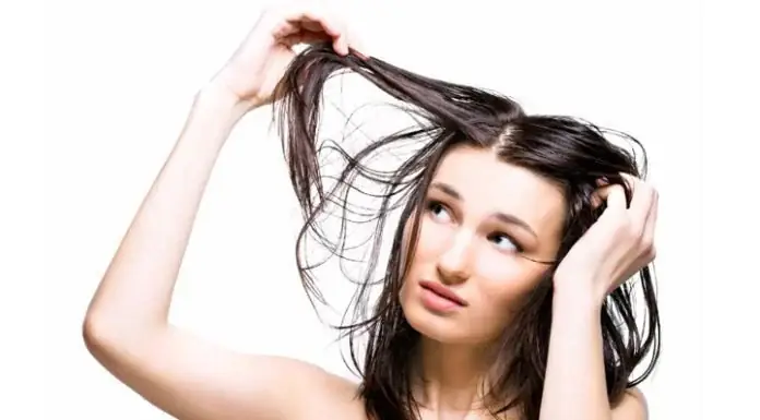 Gội Đầu Xong Tóc Vẫn Bết