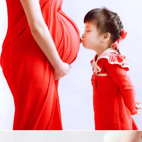Hình Ảnh Mẹ Bầu Và Em Bé
