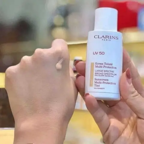 Kem Chống Nắng Clarins Màu Light