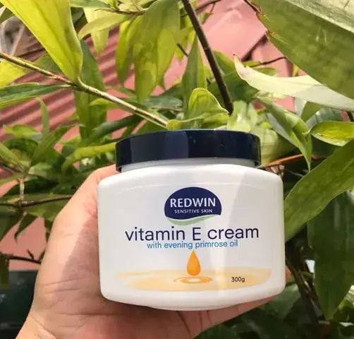Kem Dưỡng Ẩm Da Dầu Giá Bình Dân