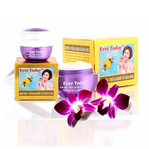 Kem Trị Mụn Se Khít Lỗ Chân Lông Trắng Da